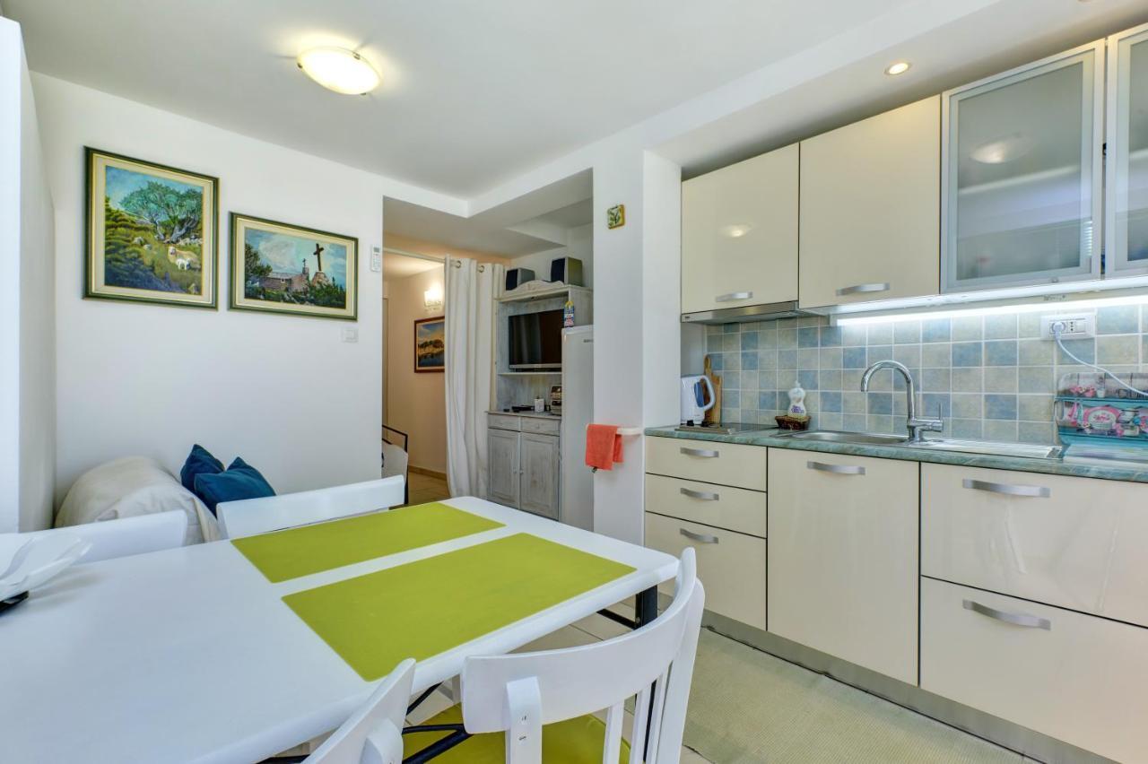וולי לוסיניי Apartment Neno - Terrace & Parking מראה חיצוני תמונה